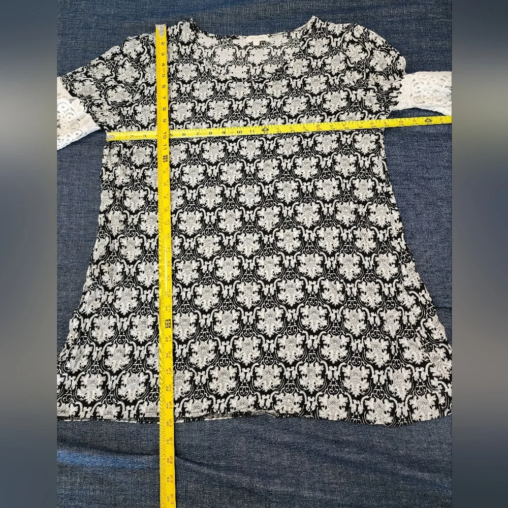 Gorgeous Tunic Length Blouse - Picture 5 of 9